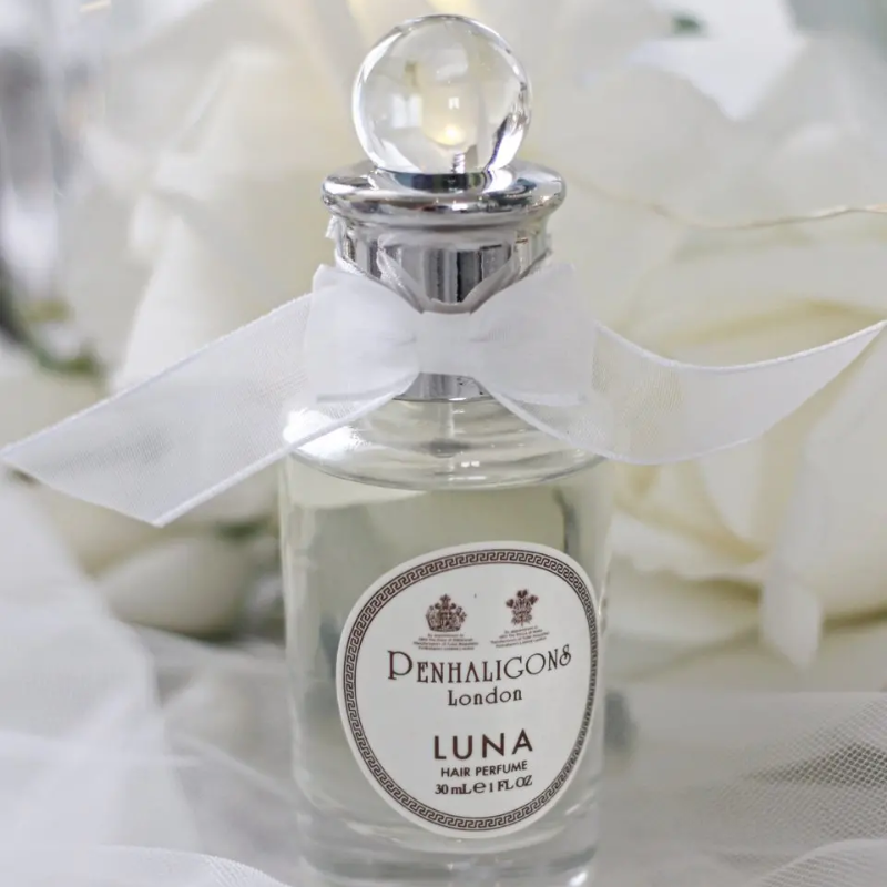 Penhaligon Luna Hair Perfume với thành phần nước tinh khiết, đem lại hương thơm dễ chịu mà không gây hại cho tóc